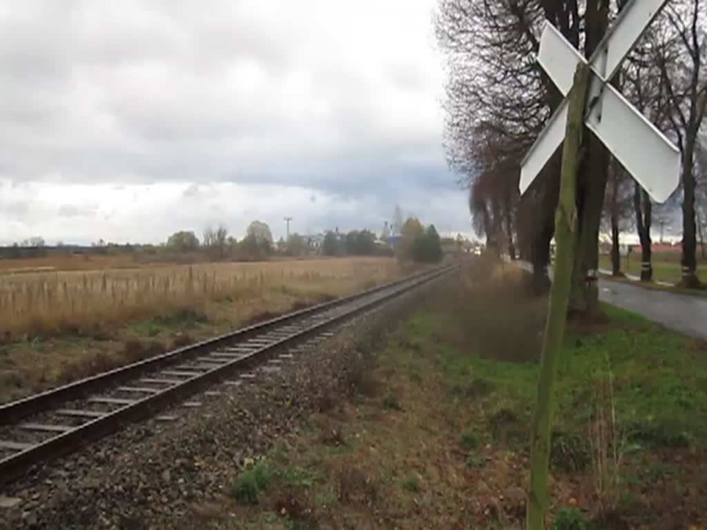 SA105-101 mit Regionalzug aus Zbaszynek nach Gorzow Wielkopolski,7.10.2013, Miedzyrzecz