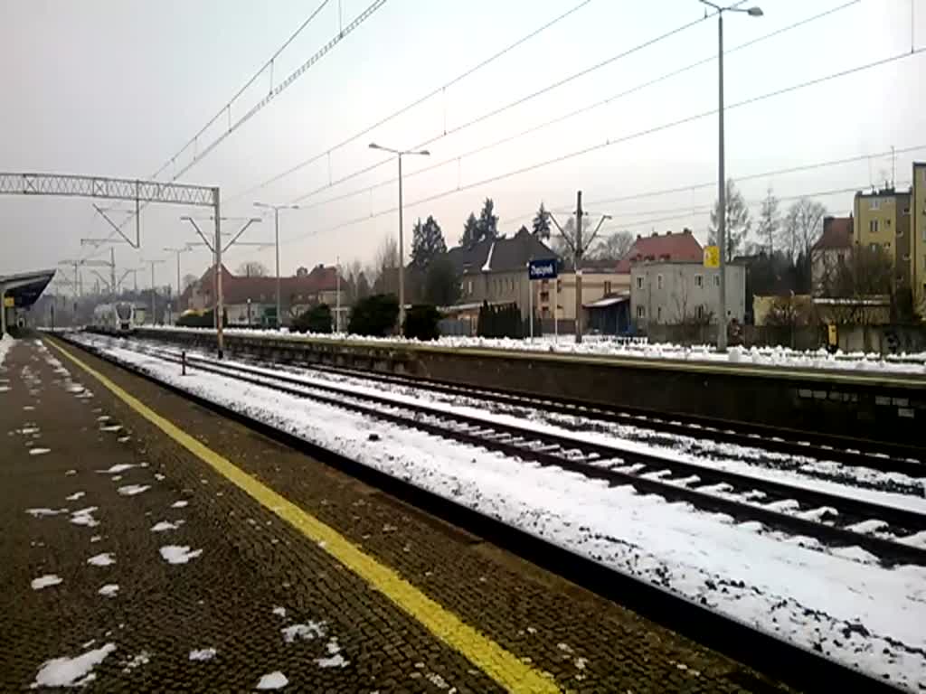 SA139-004 mit Regionalzug von Zielona Gora nach Gorzow Wielkopolski in Zbaszynek, 21.01.2018