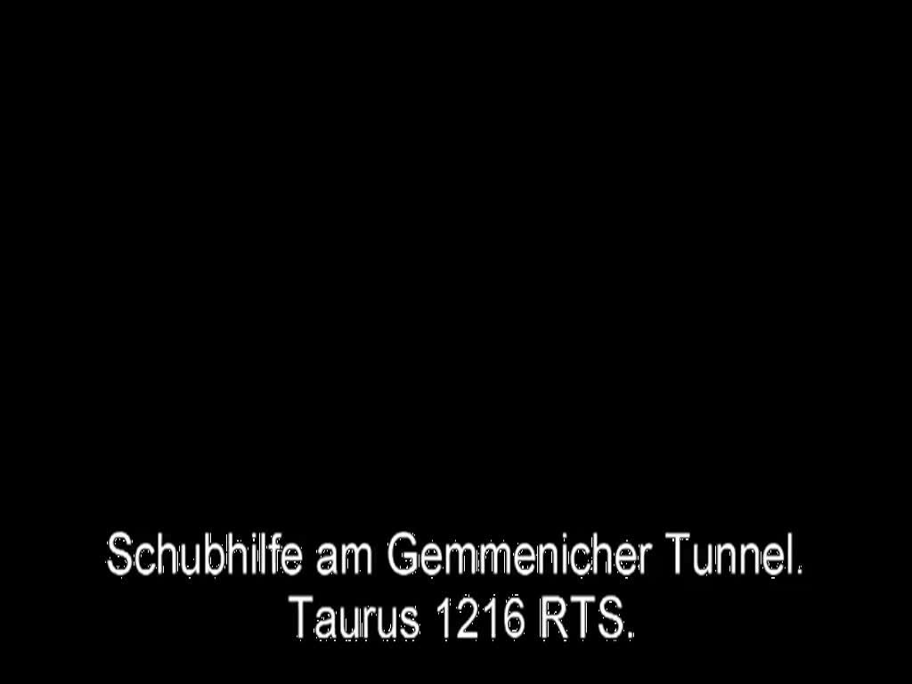 Schubhilfe am Gemmenicher Tunnel.Eine Crossrail Class66  kommt mit Schwung die Steilrampe herauf.Am Haken ein Getreidezug,als Schiebelok hilft die Taurus 1216 der 
RTS aus. Location: Reinhartzkehl (Kr.Aachen) im Oktober 2012.