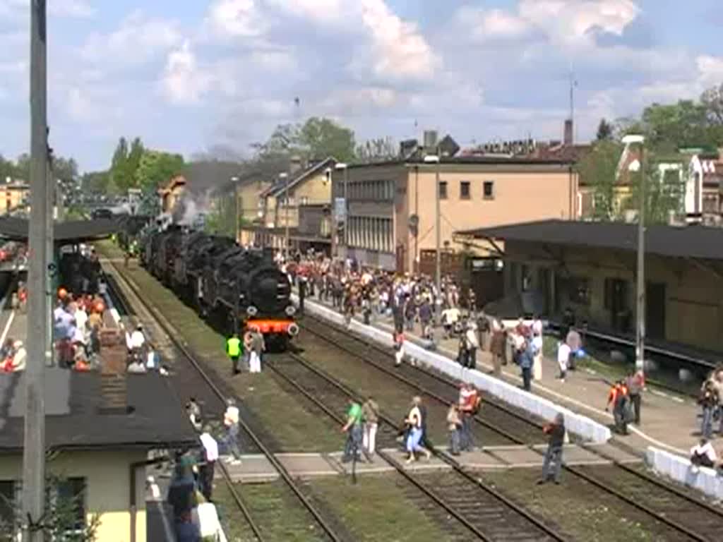 Sonderzug Dresden-Cottbus-Wolsztyn mit 03 2204 trifft in Wolsztyn ein. 3.5.2008