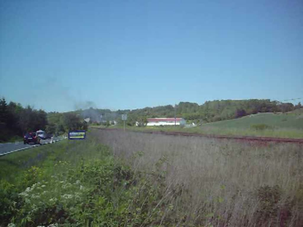 Sonderzug mit Lok 50 aus Hettstedt zur Fahrt nach Klostermansfeld.
23.05.09