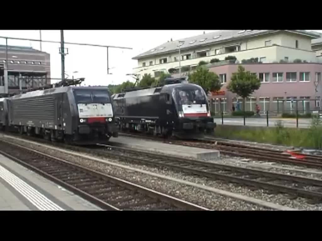 Spiez 2012 - Wegen der Sperre der Bahnlinie ber den Gotthard, werden einige Gterzge ber den Ltschberg umgeleitet. Am 5.6.2012 bekommt ein solcher Umleiter Verstrkung durch eine Lok der BR 182.