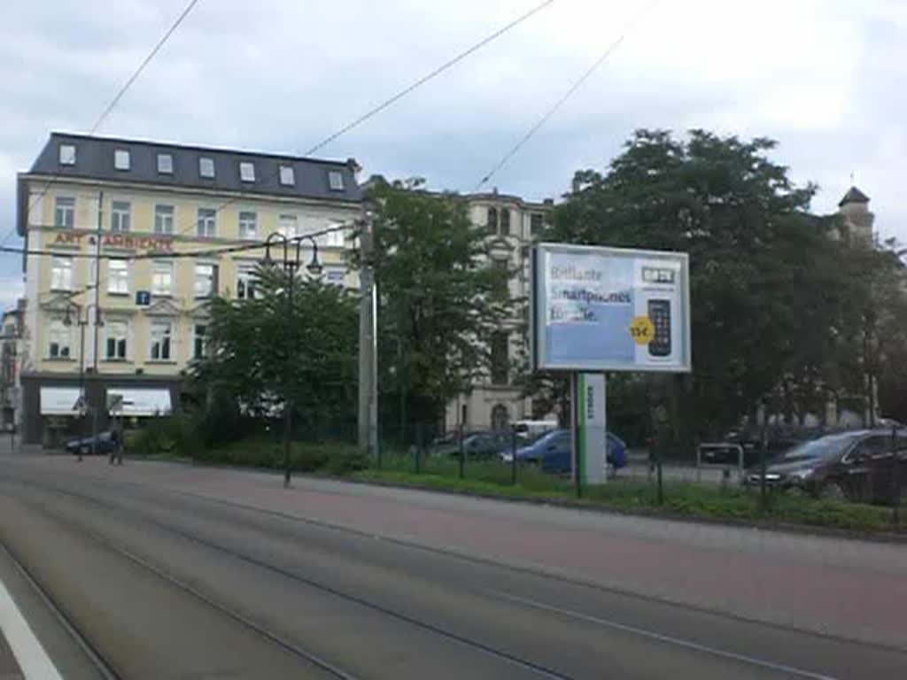 Straenbahnlinie 13 nach Taucha An der Brgerruhe an der Haltestelle Hofmeisterstrae.(25.8.2010)