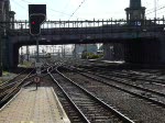 IC aus Welkenraedt fhrt am frhen Mittag in den Endbahnhof Oostende  ein.