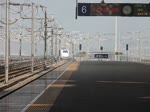 Einfahrt des CRH2C-2082 in Kunshan-Nan am 20.10.15, aus Richtung SuZhou zur Weiterfahrt nach Shanghai.