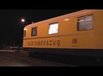 Gleismesszug auf der Fahrt zum Ueckermünder Stadthafen. Bei seiner Rückfahrt von dort brummt er sein Lied in die Nacht. - 28.02.2013