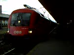 Der Taurus fhrt mit dem Intercity von Berchdesgarden HBF nach Hamburg Hbf in Hannover Hbf aus