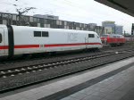 Der allererste ICE-Triebkopf (401-001) f�hrt mitsamt seine Wagen und dem 2.