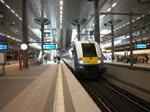 Inter Connex X 68903 gezogen von 146 520-2 von Leipzig Hbf nach Warnemnde ber Berlin Gesundbrunnen, Neustrelitz Hbf, Waren(Mritz), Gstrow und Rostock Hbf bei der Ausfahrt aus dem Berliner Hauptbahnhof. 27.4.11