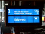 Berlin Hauptbahnhof (tief). Auf Gleis 3 fährt ab, RE3 nach Elsterwerder. Es folgt die Einfahrt von RE19 auf Gleis 4. Weiterfahrt nach Berlin Gesundbrunnen. Video:18.01.2014