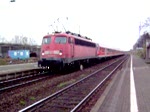 Eine BR 110 fhrt in den Bahnhof Bonn-Beuel ein.