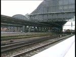 Durchfahrt eines TXL Autozug durch den Bremer Hauptbahnhof am 12.6 Gezogen von der 185 531 von TXL.
