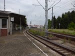 Am 10.06.2020 verlässt der Dieseltriebzug VT 0013 [NVR-Nummer: 95 80 0643 121-6 D-TDRO / 95 80 0943 121-3 D-TDRO / 95 80 0643 621-5 D-TDRO] als RB110 nach Leipzig Hbf den Döbelner Hauptbahnhof.