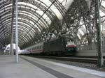 20.04.2010, ES 64 U12 - 026 bei der Ausfahrt aus Dresden Hbf.