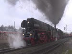 Ausfahrt von DPE 95951 mit 01 0509-8 und 35 1097-1 am 28.3.2015 (Bahnhof Freiberg/Sachsen)