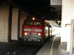 218 380-4 und 218 341-6 mit dem IC nach Westerland bei der Ausfahrt aus dem Hamburger Hbf und 101 125-3 mit einen DB AutoZug bei der einfahrt.