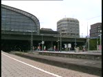 Ausfahrt der Regionalbahn nach Ahrensburg aus dem Bahnhof Hamburg HBF gezogen wurde sie von einer 143 am 20.6.