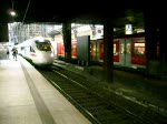 ICE 35, bedient durch 605 018  Jever  fhrt am 25.06.09 in Richtung Koebenhavn H aus dem Hamburger Hauptbahnhof aus.