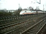 ICE 1 fhrt in Hamburg Harburg ein.