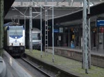 Metronom E-Lok 146 537-6 verlässt am 14.09.2013 den Hauptbahnhof von Hamburg mit Ziel Bremen HBF und schlängelt sich über die Weichen ins Vorfeld des Bahnhofs.