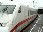 ICE 2-Zug bei der Ausfahrt in Hannover HBF, am 23.10.2009 um 12:25 Uhr, nach Berlin Ostbahnhof.
