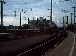BR 101 023 fährt mit dem IC 432 von norddeich mole aus der Hohenzollern Brücke in den Kölner Hbf ein