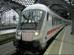 Der IC 2114 verlässt den Kölner Hbf mit schublok 101 007 um die Fahrt nach Hamburg forzusetzen