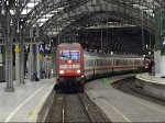 101 063 verlässt mit dem IC 433 den Kölner Hbf