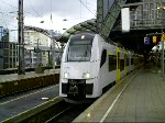 Ein Desiro ML beim verlassen des Kölner Hbf als RB 26 nach Koblenz. Seit FR 17.10.2008 verkehrt diese TZ vereinzelt planmäßig auf dieser Linie d.h. die Einsätze der BR 425 neigen sich auf dieser Linie dem Ende entgegen