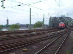 218 813 und 833 ziehen den 406 054 in den Klner HBf