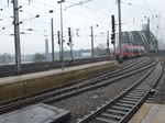 Einfahrt eines Talent 2 und der RB 25 in Kln HBF.
Das Video wurde am 16.02.13 gedreht.