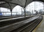 Hier die Einfahrt einer MRB sowie die Ausfahrt eines Regionalexpress in/aus dem Klner Hauptbahnhof. Video: 16.02.13