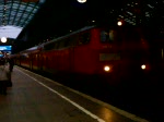 Ausfahrt des RE12 Trier Hbf - Kln-Messe/Deutz mit 218 137 aus Kln Hbf. Leider ist dass Bild ziemlich dunkel, doch der Sound ist genial! 26.03.08