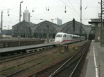 ICE 890  Plattling  (ohne BordRestaurant) fährt ab aus Leipzig Hbf und endet in Hamburg-Altona.Aufgenommen am 06.04.2012 in Leipzig
Kategorie: 