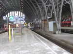 Hier die Ausfahrt einer MRB nach Wurzen aus dem Leipziger Hbf. Links sieht man noch eine 612. Das Video entstand am 26.01.13.