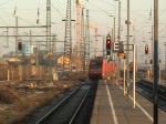 BR 101 fhrt auf den bereitgestellten InterCity zu. Leipzig Hbf, 26.12.2008