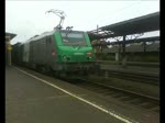 437023 der SNCF (FRET) durchfuhr am 28.7.10 mit dem ITL-Containerzug Leipzig-Leutzsch Richtung Grokorbetha.
