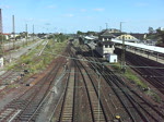 145-CL 003 der R4C durchfährt am 26.09.09 mit einem Güterzug den Bahnhof Riesa Richtung Leipzig.