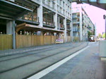 Eine mit MC Donalds Werbung gestaltete Saarbahn fhrt die Haltestelle Saarbrcken Hauptbahnhof an. Der Laute Ton ist Baustellen Lrm der Saar Galerie. Das Video wurde am 25.09.2009 aufgenommmen.