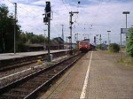 Eine Lok der BR185 mit einem Autotransportzug bei der Durchfahrt durch Schwerte(Ruhr).(18.07.07)