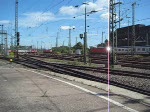 Ein unbekannt gebliebener IC fhrt in den Stuttgarter HBF ein. 18. August 2008.