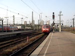 Einfahrt einer Br.120 in den Stuttgarter Hbf. Diese lok kam zusammen mit einer weiteren 120er in den Bahnhof von stuttgart eingefahren, zusammen zogen sie ein Ersatzzug. Aufgenommen am 29.04.06
