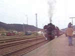 01 519 mit Sonderzug in Hausach, 15.04.06.