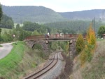 Am 15.10.16 fuhr die 35 1097-1 und 118 770-7 von Chemnitz Hbf nach Katzhtte. Hier der Zug in Quittelsdorf.
