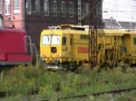 19.09.2010. Hochbetrieb im Chemnitzer Hbf, 4 Dampfloks zur gleichen Zeit. Die IGE auf Deutschlandtour, in Chemnitz wird die Bespannung 01 1533 und 35 1097 mit 50 3610 und 65 1049 getauscht. Zufllig beim Warten auf die Dampfloks ein Strabag - Bauzug und 2 NOHAB Rundnasen mit einem Gterzug.