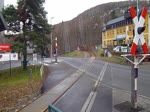 Am 22.12.13 fuhr der Berliner Sonderzug nach Annaberg-Buchholz. Da die Berliner 52er defekt war,fuhr die 52 8131-6 aus Nossen. Hier zu sehen bei der Einfahrt in Aue/Sachs.