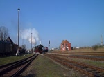 52 8177 und 52 8184 zu sehen mit einem Güterzug beim Bw Fest in Staßfurt am 29.03.14. 