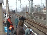 Ein Sonderzug mit 52 8047 hlt am 12.12.2009 in Heidenau bei Dresden, die Fahrt fhrt durch das Mglitztal nach Altenberg und zurck nach Dresden.