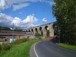 150 Jahre Eisenbahn um Cheb gab es am 19.09.15. 52 8079 brachte den Sonderzug von As nach Cheb. Hier auf dem Viadukt in Cheb.