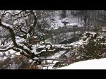 13.12.2008, die beiden Nossener  Alten Damen  52 8029 als Zuglok und 52 8047 als Schublok durchfahren, mit ihrem Zug aus Berlin, den Bhf Wolkenstein im malerischen Zschopautal. Gefilmt von der  Bastei  unterhalb der Burg Wolkenstein.